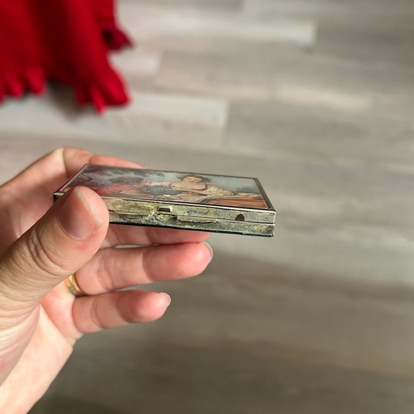 4/$100 Vintage Art Print Compact Case, pill travel
Jewelry organizer 😌 - Picture 3 of 6